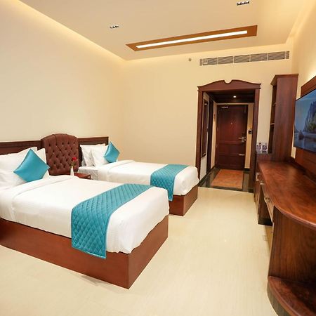 Blue Castle Hotel Thiruvananthapuram Exterior foto
